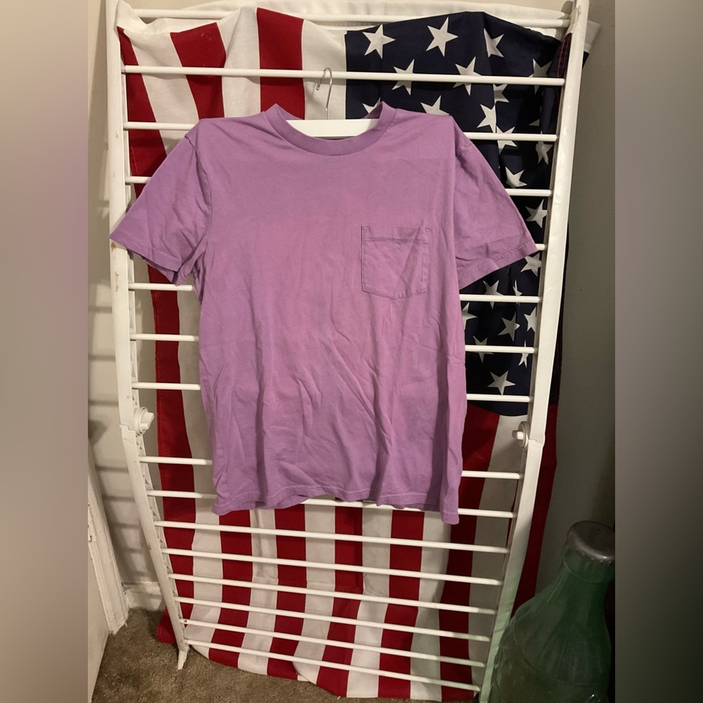 Men’s Gap standard fit pocket tee size Small